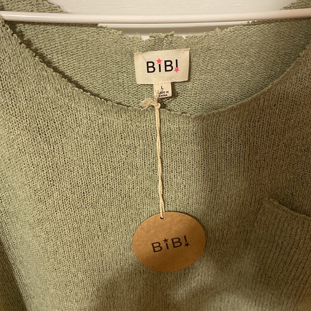 Sweater - Picture 2 of 5